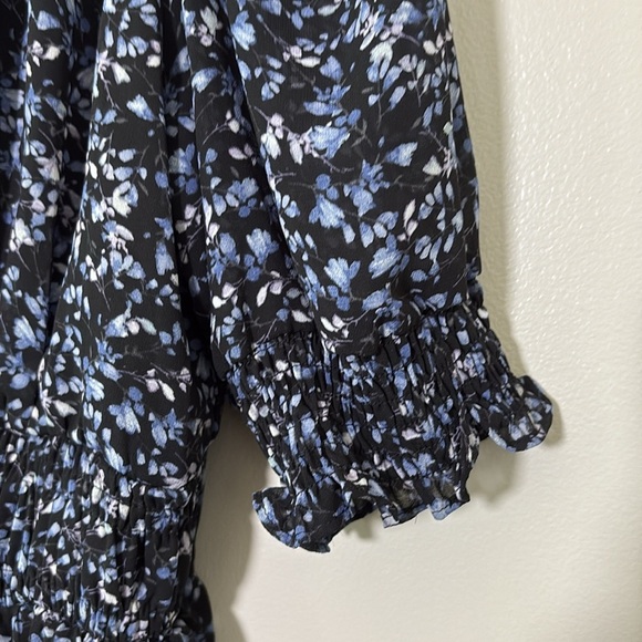 GibsonLook Everybody Dress V-Neck Ruffle Detail Blue Black Ditsy Floral Size M - Picture 5 of 14